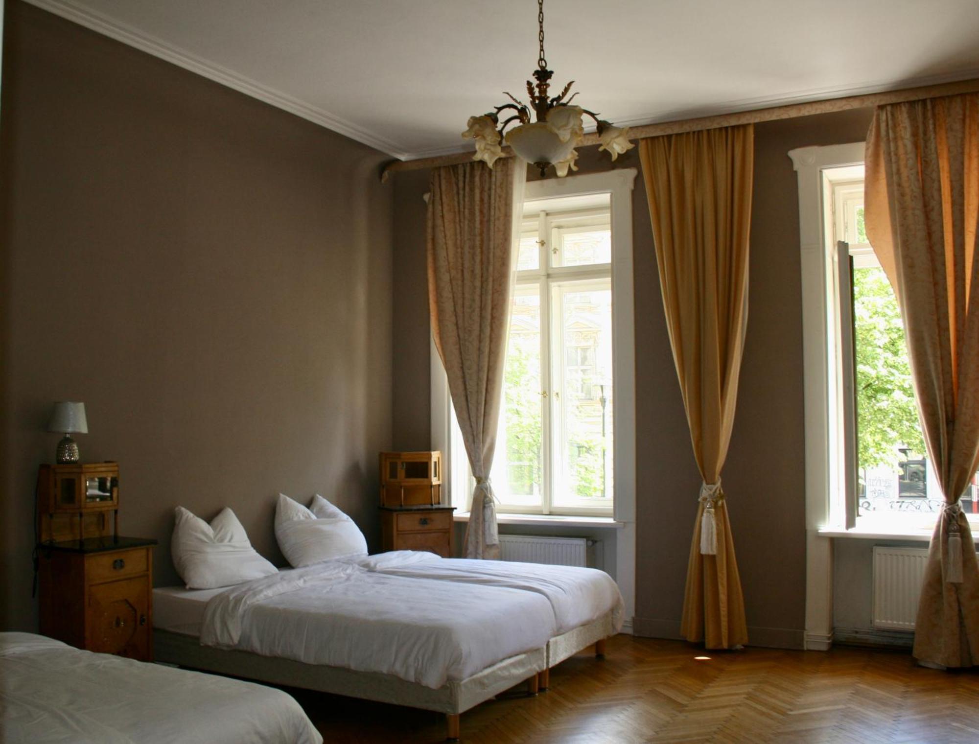 Anna And Peter, City Center Of Apartment